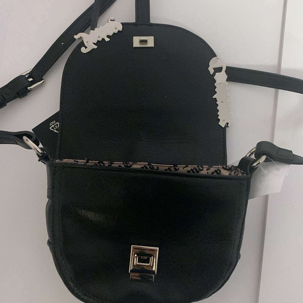 JUICY COUTURE LOTUS BLACK CROSSBODY NEW WITH TAGS ADJUSTABLE SHOULDER STRAPS - Picture 7 of 8